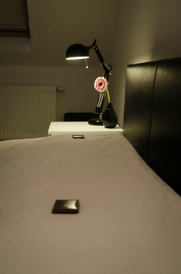 Upstairs9000 Apartment เกนต์ ภายนอก รูปภาพ
